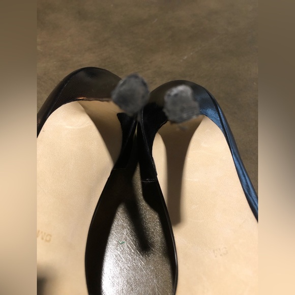 Guess - Picture 6 of 10